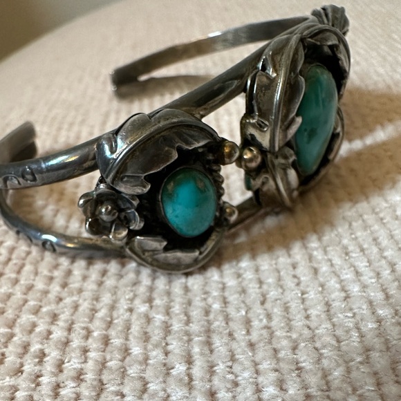 Beautiful Vintage Native American Cuff Bracelet Sonoran Turquoise Maker’s Mark - Picture 14 of 16